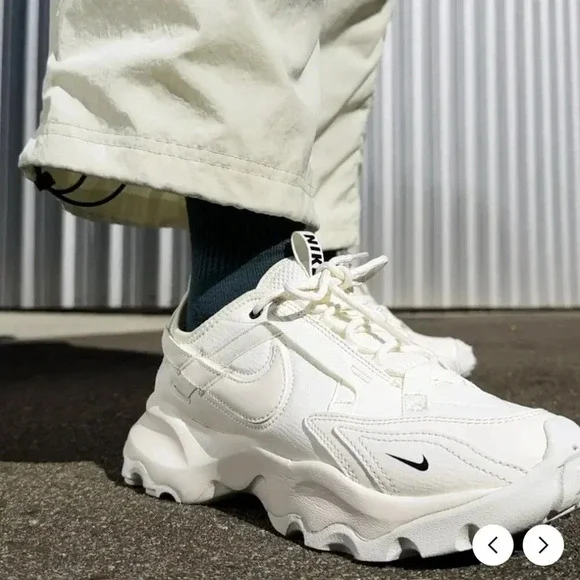 Nike TC 7900 Sail White Retro 2000's Bulky/Chunky Comfy Running/Casual Sneaker - Picture 6 of 16